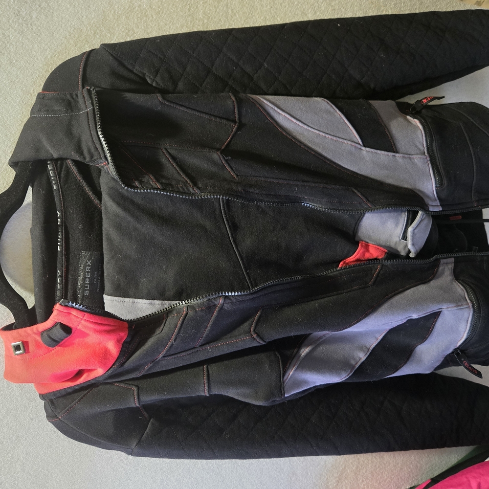 Men's Black and Gray Jacket
